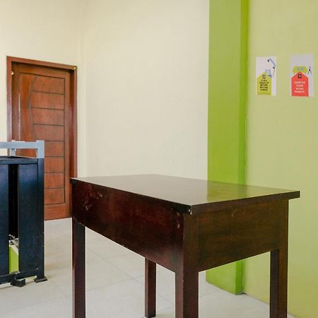 Zulfina Homestay Syariah Mitra Reddoorz Banyuwangi  Exterior foto