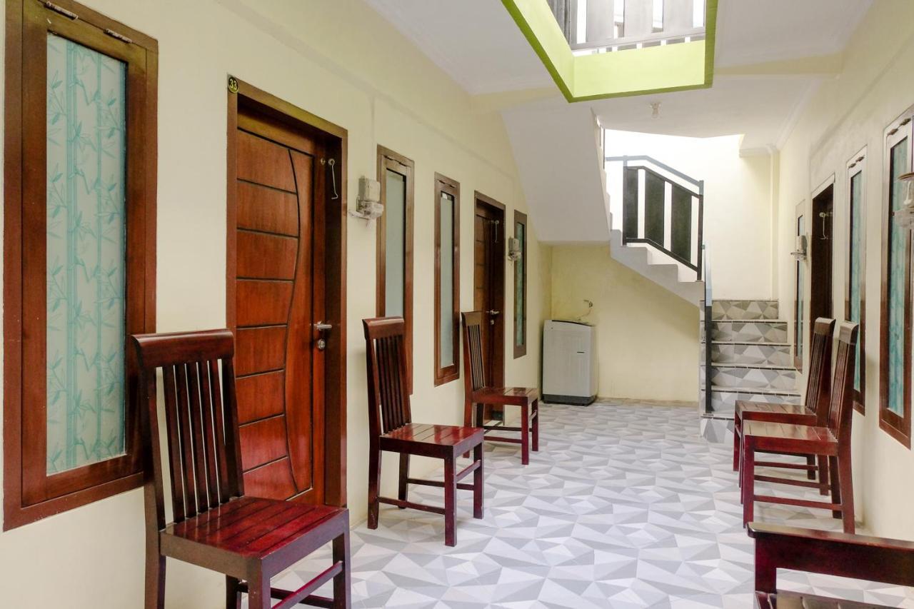Zulfina Homestay Syariah Mitra Reddoorz Banyuwangi  Exterior foto