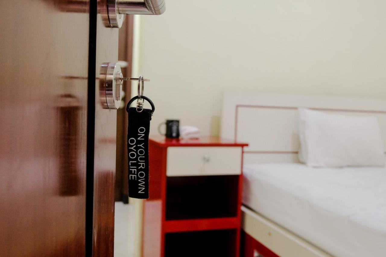 Zulfina Homestay Syariah Mitra Reddoorz Banyuwangi  Exterior foto